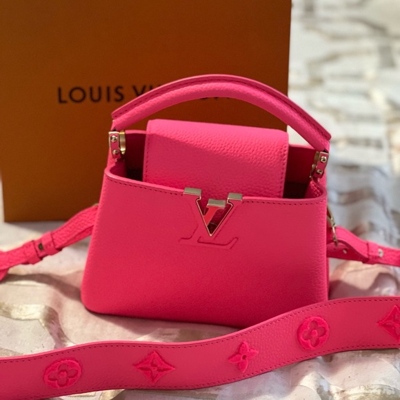 SOLD —-LV Mini Hot Pink Capucines -small - Picture 3 of 4